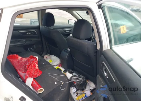 2018 Nissan Altima 2.5 Sv z USA, uszkodzony, nr VIN 1N4AL3AP6JC199649